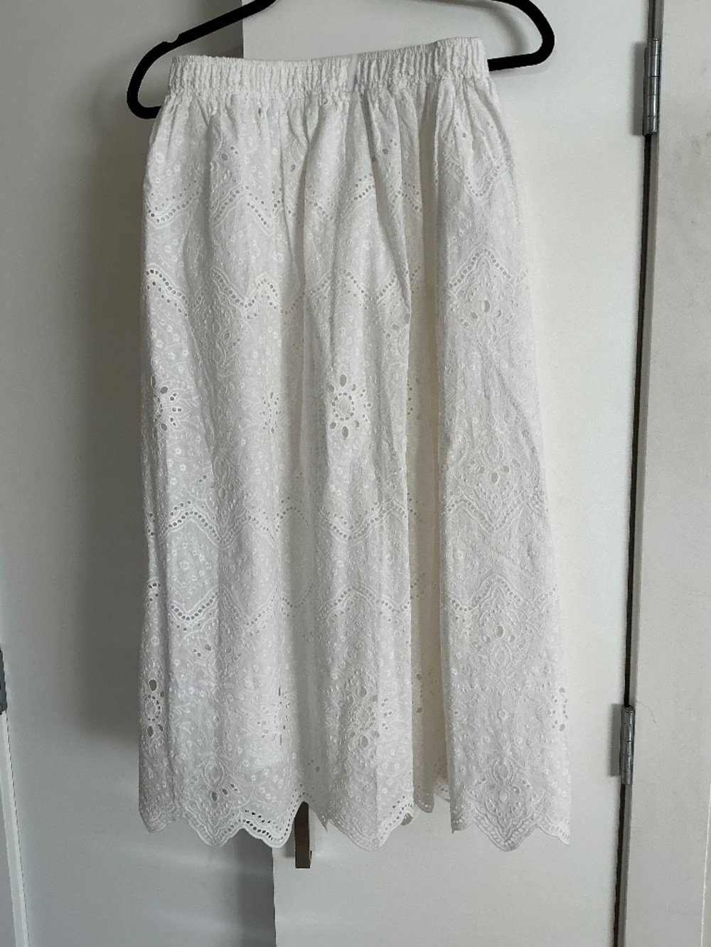 YAS White Embroidered Eyelet Skirt with Scallop  - Size Small; New without Tags